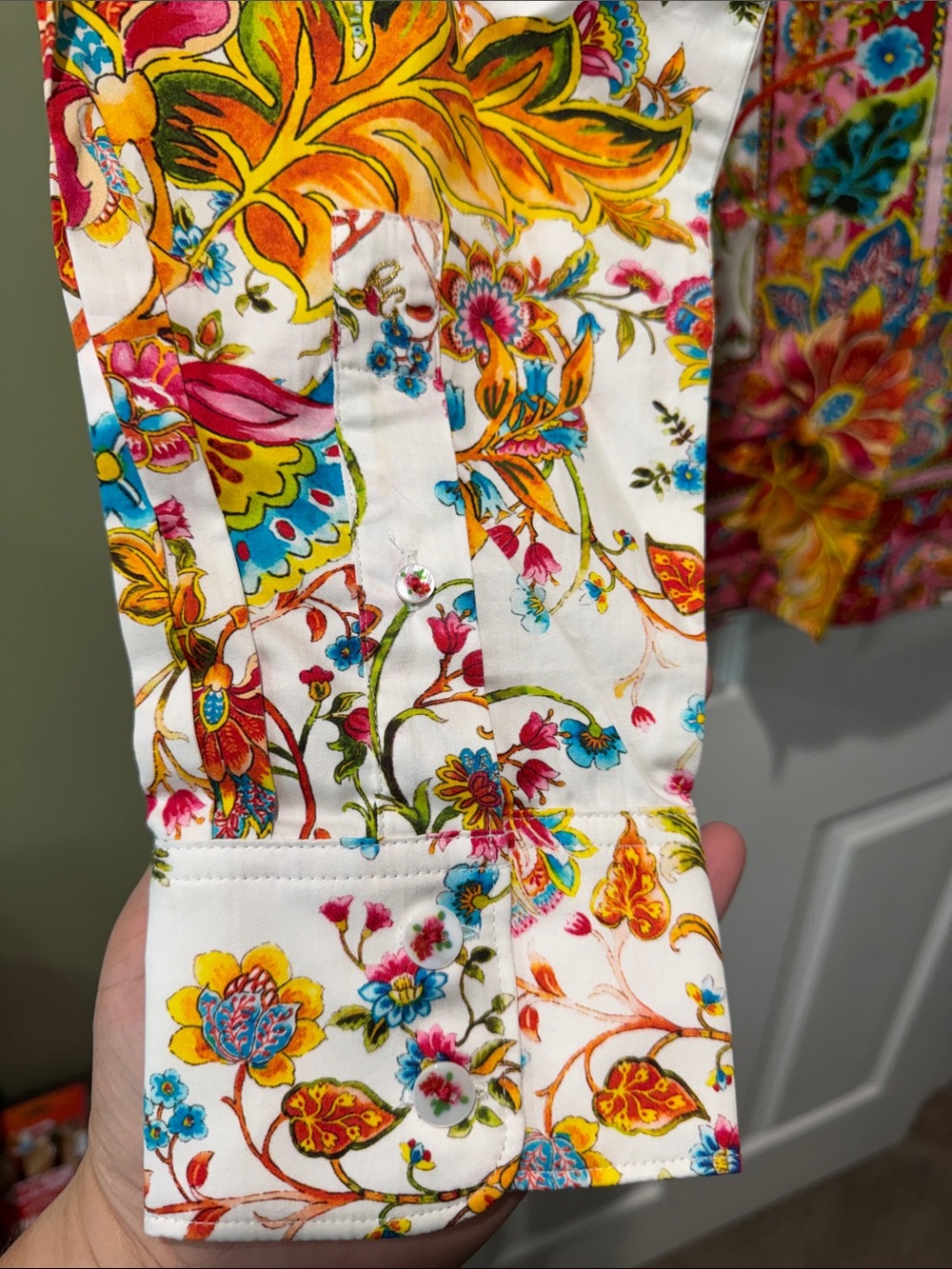 Robert Graham Limited Edition "Giverny Flowers" Shirt - Picture 11 of 14